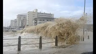 Reason I will never own property by the seaside #CapeStorm Sea Point promenade