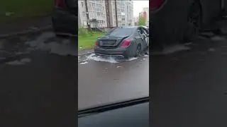 В Кемерове ночью неизвестный поджег «Мерседес»