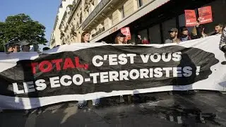 TotalEnergies : l'assemblée générale des actionnaires sous pression des militants écologistes