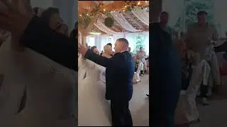 свадьба пела и плясала