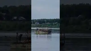 Смотрите, ребята, корабль дымит. Переснимай! #shorts