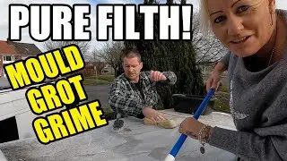 Cleaning The Motorhome Roof On The Wrong Camp Site
