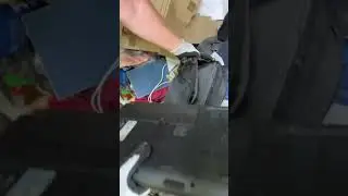 Аукцион контейнеров в Германии. Разбираем кучу хлама. Внимание в видео есть мат!