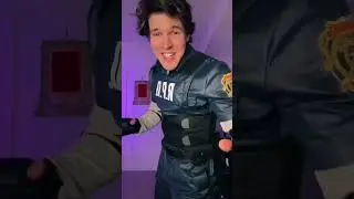 Unpacking Leon Kennedy Cosplay (Resident Evil 2)