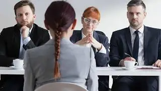 6 The director of the company disguised herself as an ordinary employee to find out who was stealing