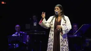 Sa2alouni l nass (Live) -  سألوني الناس - Carla Ramia & Mazzika
