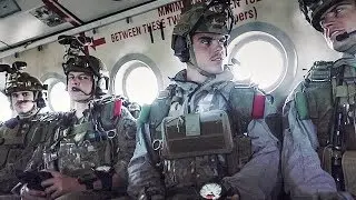 Reconnaissance Marines Conduct Military Freefall