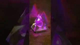 Lumière d'ambiance avec la pyramide Fleur de Vie