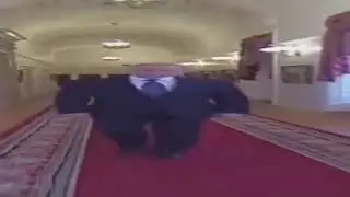 путин шагает под музыку на протяжении одного часа