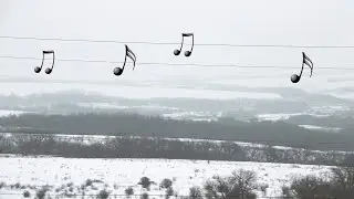 Зимний простор из окна поезда