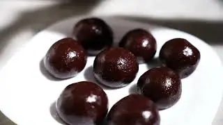 ЗАМЕШИВАЕМ СГУЩЕНКУ И КАКАО ! Вас рецепт удивит! Конфеты за минуту. Без выпечки.