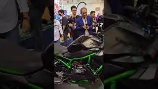 #Kawasaki Z H2 SE revs at #malaysiaautoshow2023 #ZH2 #ZH2SE