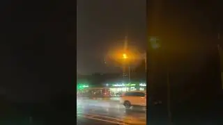Когда хотела снять грозу, а тут веселые машинки 😁