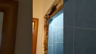установка дверей ванной