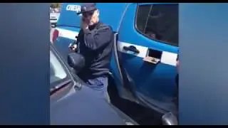 Россия Сотрудник спецсвязи хотел застрелить водителя