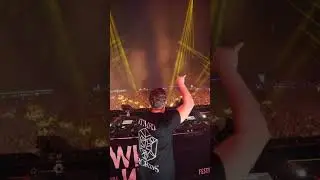 Crowd singing Waiting for Love | Martin Garrix | Weekend Festival 2023