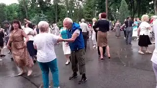 ПУСТЬ СДОХНУТ ТЕ, КТО НАС НЕ ЗАХОТЕЛ! СЧАСТЛИВЫЕ МОМЕНТЫ ИЗ ПАРКА ГОРЬКОГО ХАРЬКОВ ТАНЦЫ