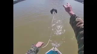 How to anchor a boat in a lake or reservoir.