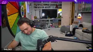 Mizkif Strokes His Camera Angles 🥵