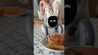 greedy loona robot eating #loona #loonapetbot #loonarobot #airobot #petbot #petrobot