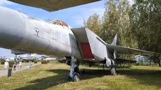 миг25