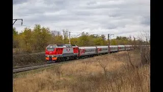 Электровоз ЭП2К-441 с пассажирским поездом