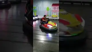 kakak Auliya naik bombom car bareng reza dan ayah