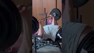 Жим 120kg x10 вот зачем нужны страховочные стойки😁☺️ 