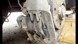 Replacing the rear brake pads in the Citroen Ksara