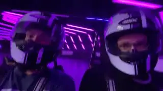 БУСТЕР И ЛИКС КАТАЮТСЯ НА КАРТИНГЕ