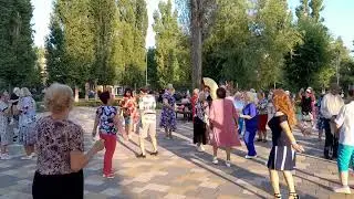 А вы танцуйте девочки💃, а вы гуляйте мальчики