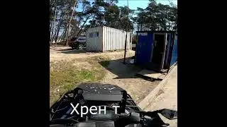 Охранник решил, что умный перегородив выезд! Незаконно закрывают съезд к морю!
