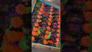 Halloween Soap with NO SWIRLING! #soapmaking #soapmaker #soaping #soap #soaps #cpsoapmaking #cpsoap
