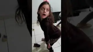 Alana Dançando Annita com sua Prima Madu