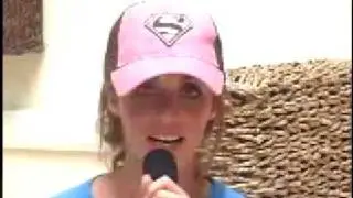 Miren la cara de Poncho mirando a Any