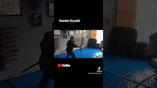 Formas de cubrirse de armas arrojadizas. #ninjatraining #youtubeshorts #bujinkan