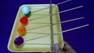Como fazer um jogo de equilíbrio com bandeja de isopor, palitos, tampinhas e materiais recicláveis