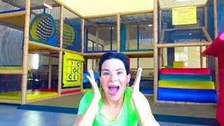Aventuras en el PARQUE DE JUEGOS | AnaNana Toys