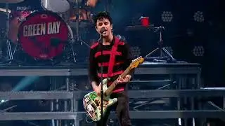 Green Day - In The End live [READING FESTIVAL 2013] (50fps)