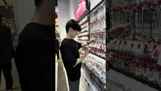 Менедежер сказал: Надо быть ближе к клиентам! 