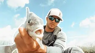 Kayak fishing for REDFISH with LIVE SHRIMP (Indianola, TX)