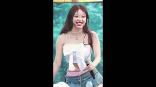 Jeewon looks so genuinely happy performing
