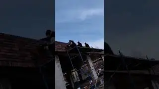 jo'da katta Yanglik  xovda g'isht terish