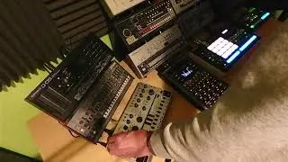 Roland Verselab MV-1, SP404 mk2, TR-6S, Behringer TD-3-MO - Acid House - Time Mode