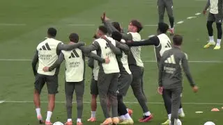 Vinicius 'sorry' and back in training as Real Madrid gear up for Valencia & Champions League | WSS |