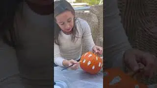 THUMBPRINT PUMPKIN DIY SHARE & SAVE  this hack to do this Halloween! #momhack #halloweenhacks #diy