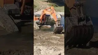Hitachi excavator crossing river #jcbvideo