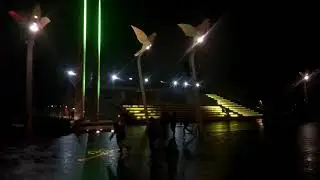 Площадь Свободы и детская площадка ночью Мариуполь