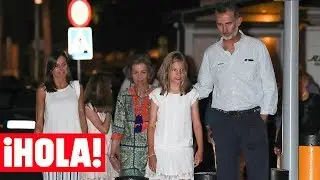 Un beso, un percance con una puerta... Todas las anécdotas de la última aparición de la Familia Real