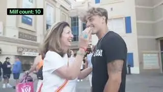 Kiss boy and beautiful auntie 💋